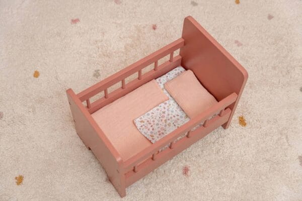 Little Dutch łóżeczko dla lalek z pościelą FSC LD7097