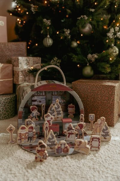 Little Dutch drewniany Kalendarz adwentowy w walizeczce FSC X-MAS